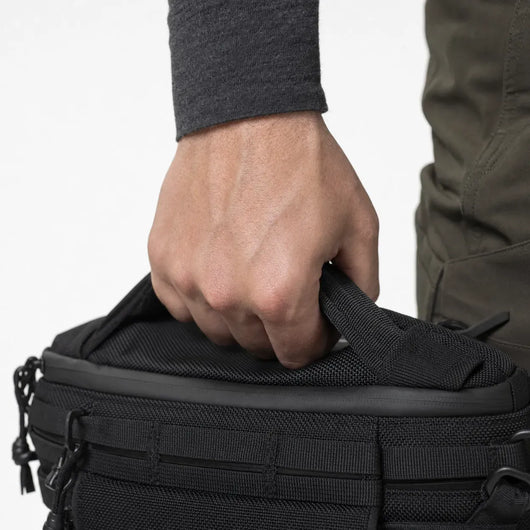 The Sunday Avenue Men's Compact Utility Bag - Oscar Everyday