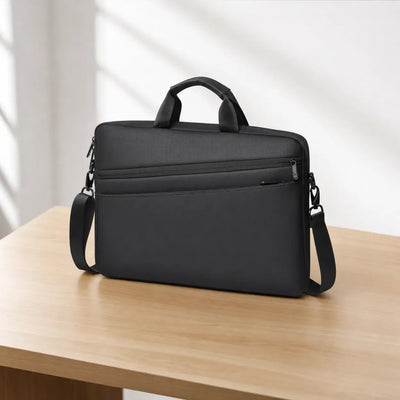 The Sunday Avenue Messenger Bag Laptop Protection - Alistair