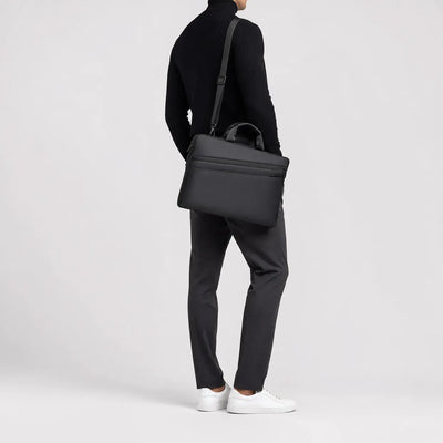 The Sunday Avenue Messenger Bag Laptop Protection - Alistair